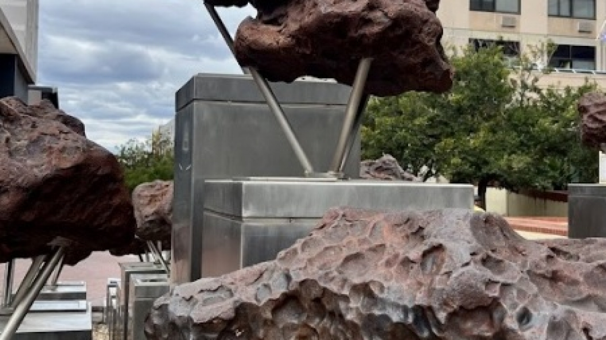 Метеориты. Фото: наш гид Алексей Шорец