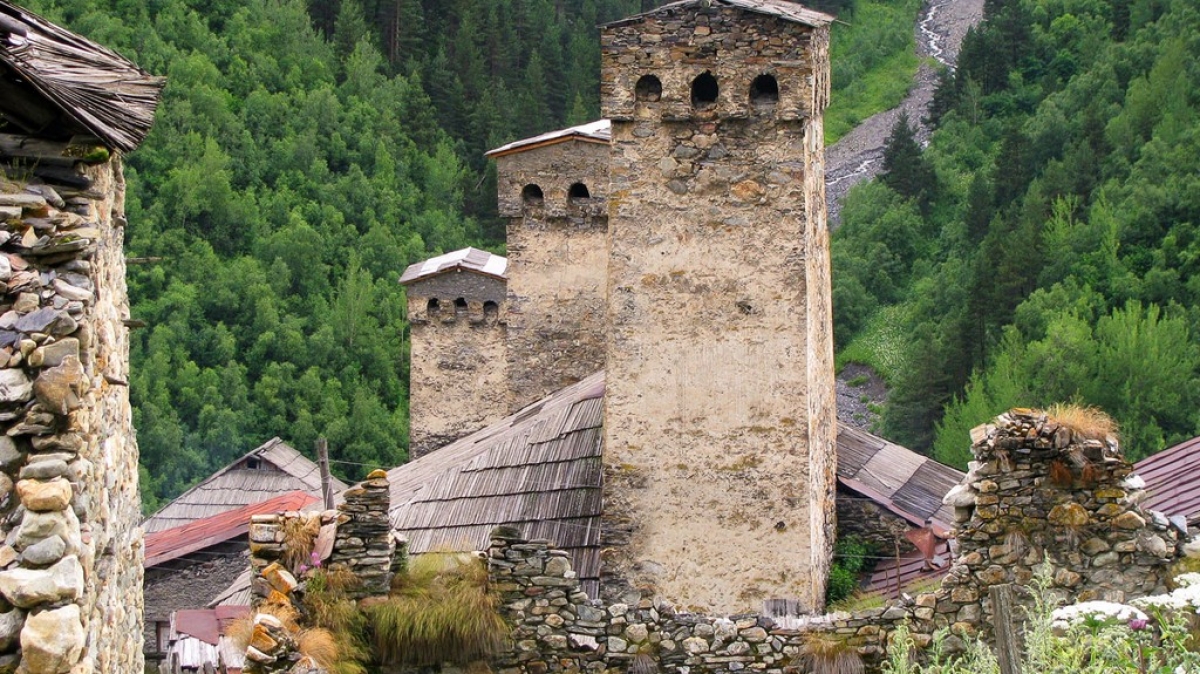 Башни Адиши.  Фото нашего гида Ирины Пряничниковой.