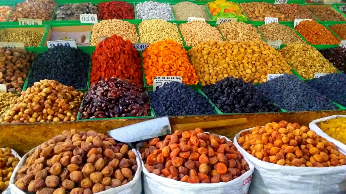 Яркие краски рынка. Бишкек. Фото: Ирина Елизарова