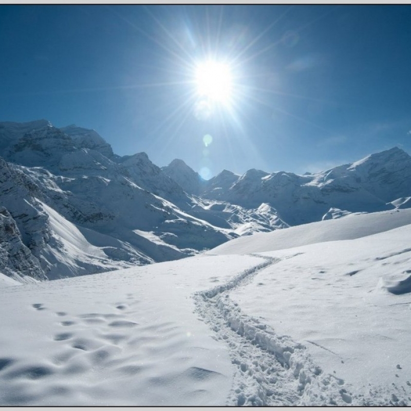Перевал в марте был снежный, но пейзажи от этого стали лишь сказочней!